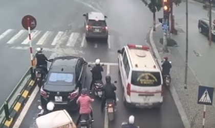 Mức phạt ô tô không nhường đường cho xe xin vượt